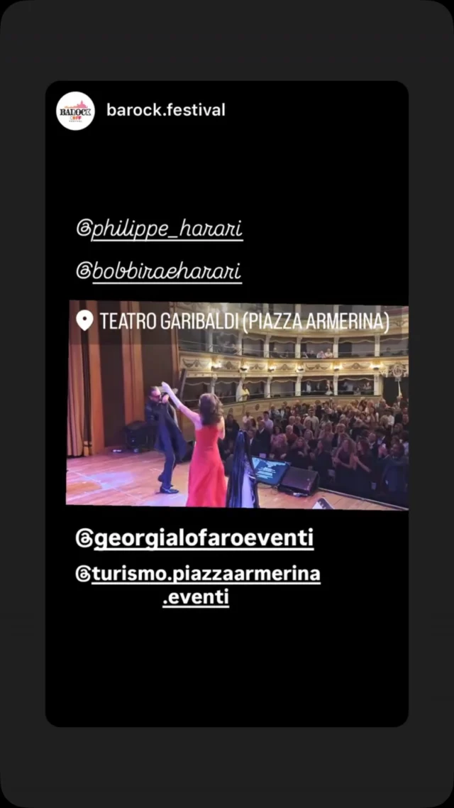 Turning an ancient Teatro into a party as encore song. It was such a fun night with a theater packed to the top floor with fun happy people. Can’t wait to come back already.